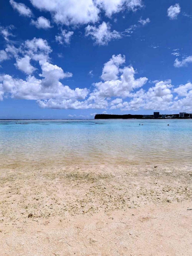 グアム イパオビーチ 海 透明度 ターコイズブルー