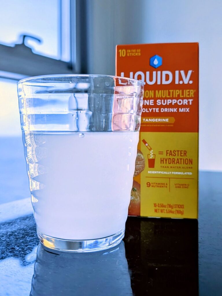 グアム 療養中 Liquid IV 水分補給 海の景色