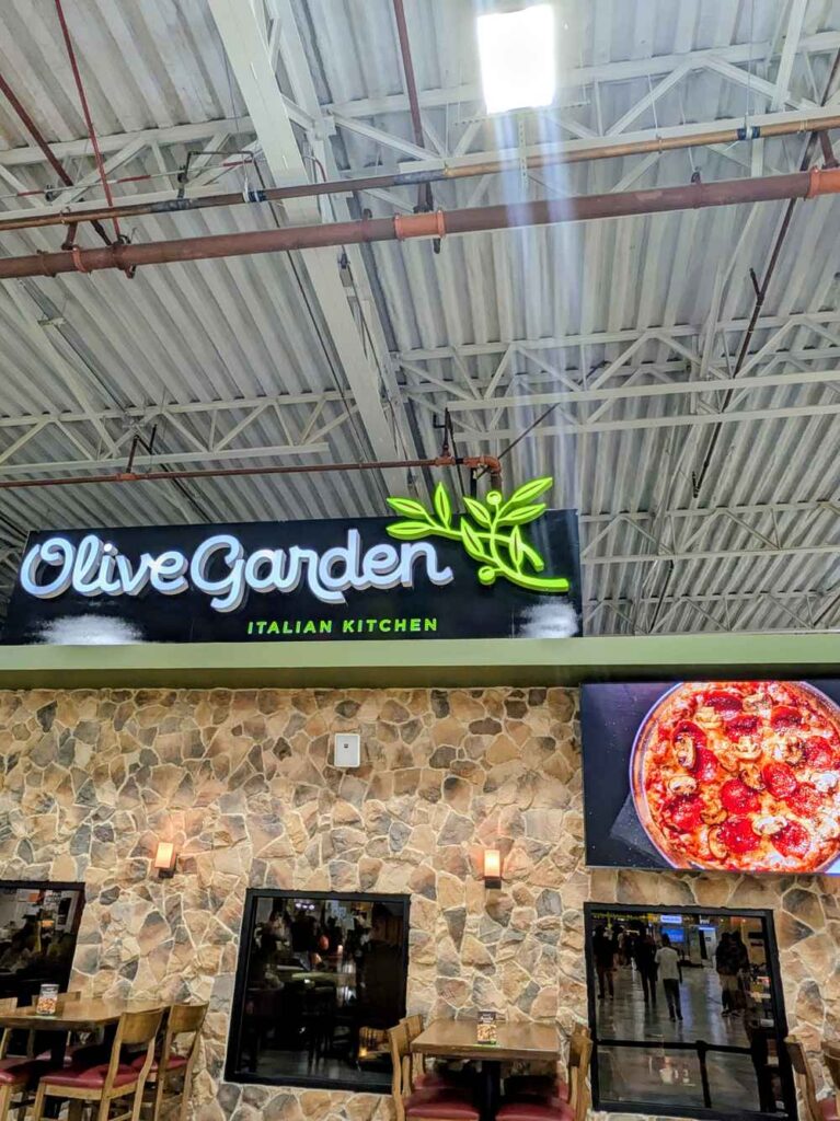 グアム オリーブガーデン 看板 ドンキ
