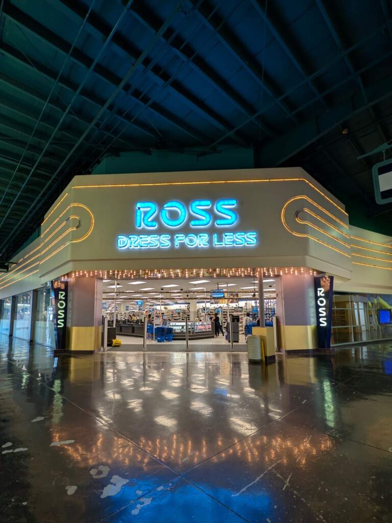 グアム GPO Ross店舗外観