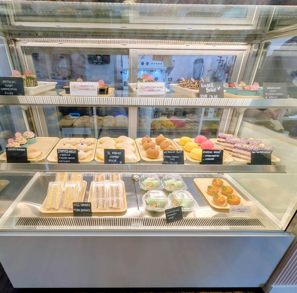 03.jpgグアム Guam Sweet Spot モチドーナツ ショーケース02