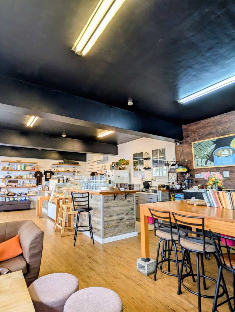 グアム Cafe Gudcha 店内01