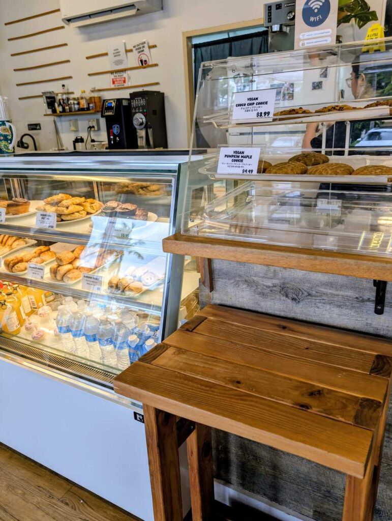 グアム Cafe Gudcha ショーケース